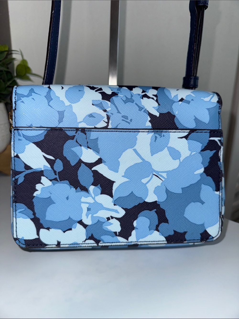 Michael Kors Tina Small Clutch Crossbody Bag - Picture 2 of 8